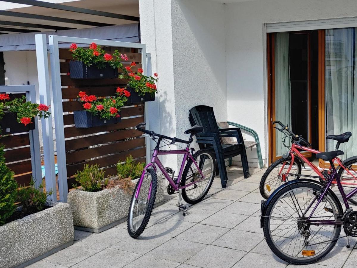 Swinoujscie Platan Patio 6 - Berry Apartments Esterno foto